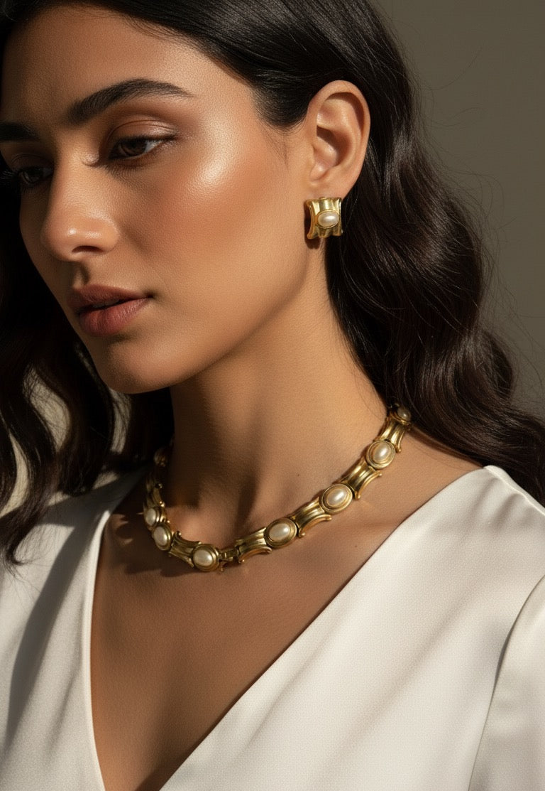 Regal Pearl Embrace Set