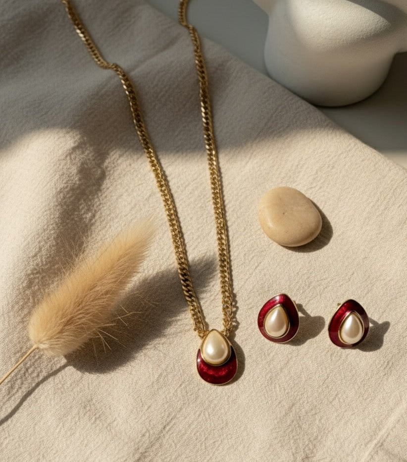 Crimson Pearl Teardrop Set