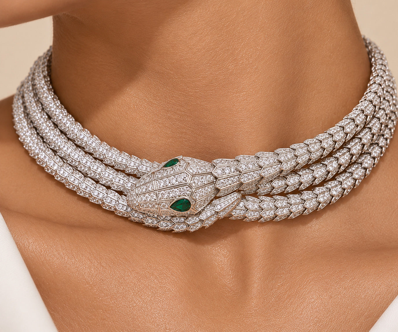 The Serpentine Emerald Choker necklace