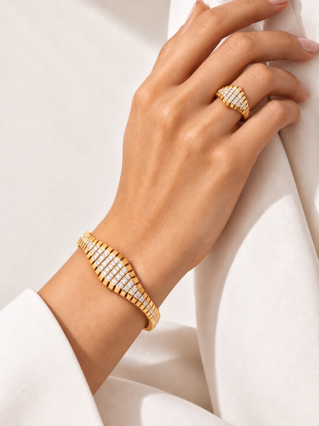 Golden Chevron Elegance Set