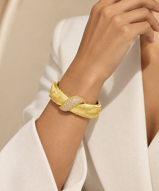 The Golden Embrace Set “Pre-order “