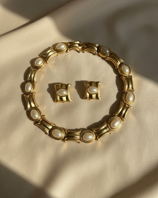 Regal Pearl Embrace Set