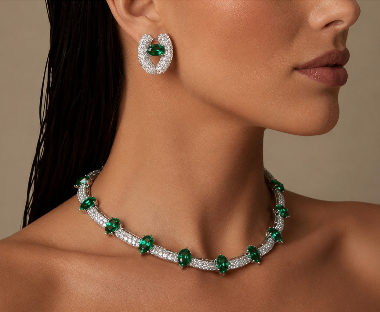 The Emerald Éclat jewelry Set “Pre-order “
