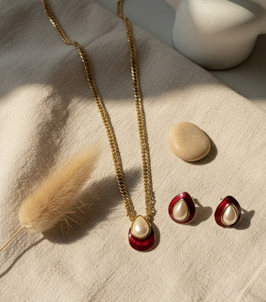 Crimson Pearl Teardrop Set
