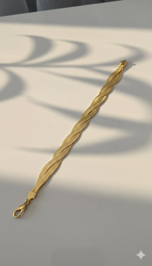Golden Twist Mesh Bracelet