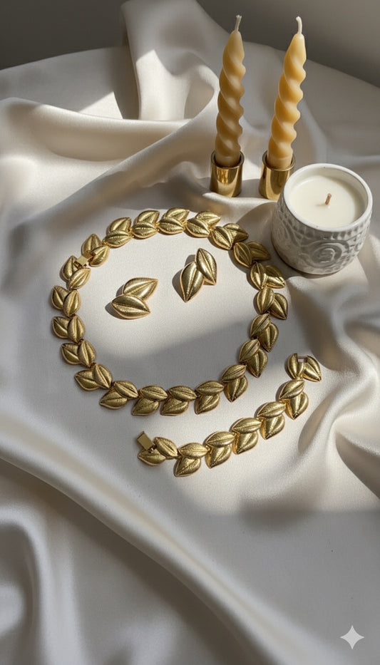 Golden Laurel Vintage Set